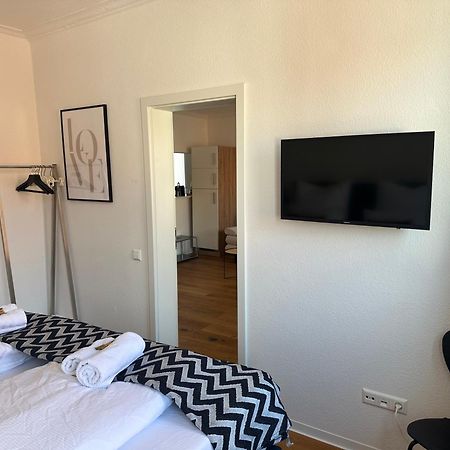 Stylisches Apartment Mit Grossem Tageslichbad Am Marktplatz Leonberg Extérieur photo