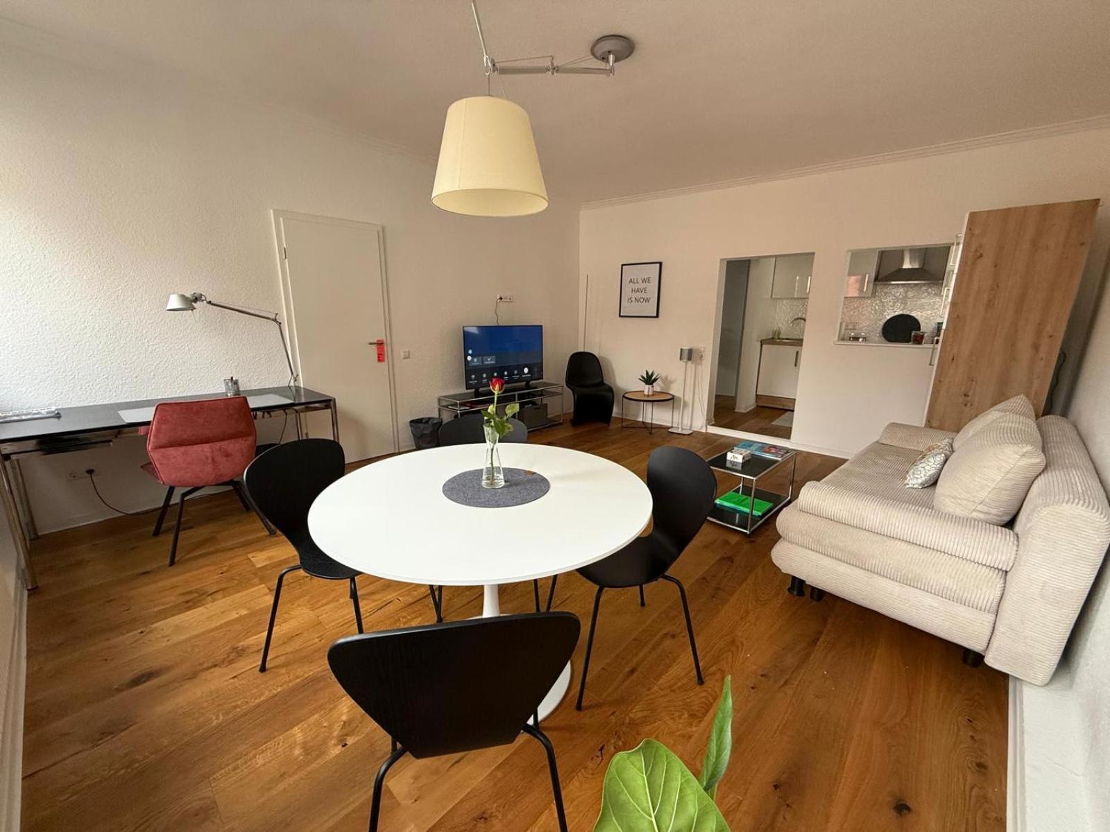 Stylisches Apartment Mit Grossem Tageslichbad Am Marktplatz Leonberg Extérieur photo