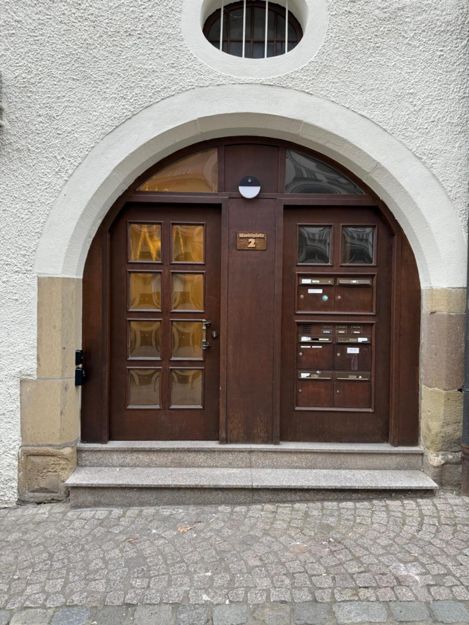 Stylisches Apartment Mit Grossem Tageslichbad Am Marktplatz Leonberg Extérieur photo
